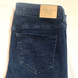 ☀️ Abercrombie and Fitch dark wash skinny jeans 2R